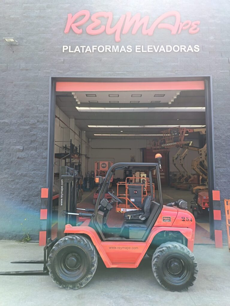 Carretilla Elevadora Diesel Agria 4×4 TH30-21