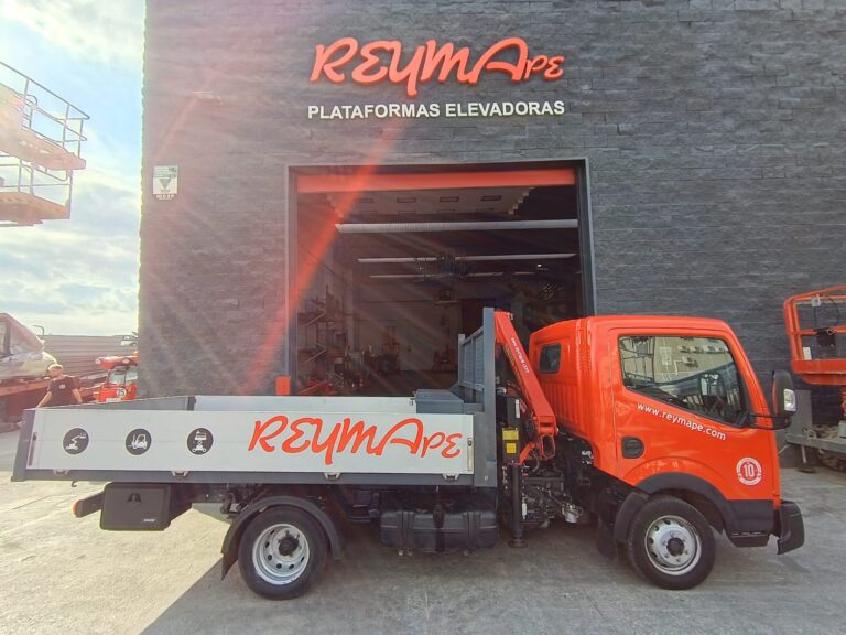Nissan Cabstar con pluma PMA 3.500 kg