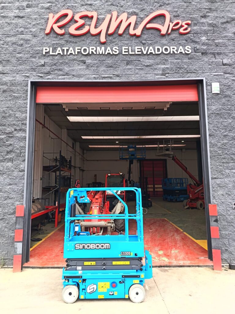 Nueva plataforma elevadora de tijera entregada, esta vez con destino a Andorra